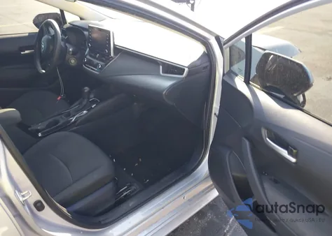 2021 Toyota Corolla Le z USA, uszkodzony, nr VIN 5YFEPMAEXMP152673